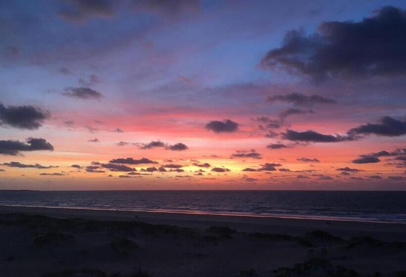 Cable Beachside Villas