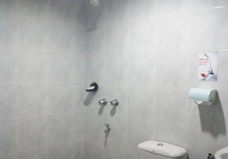 فندق Century  Inanam