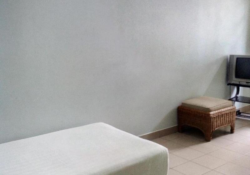 בית מלון כפרי Century  Inanam