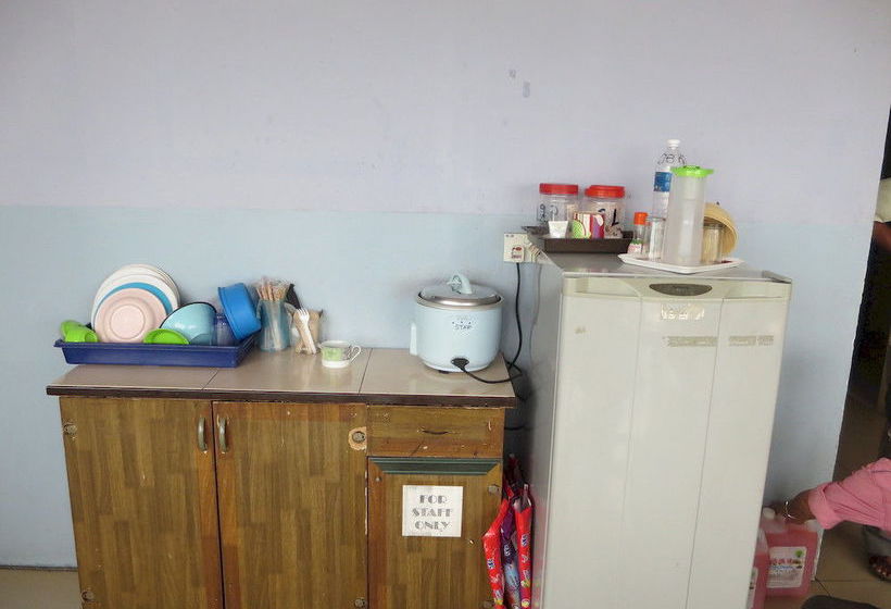 ホテル A & J Budget