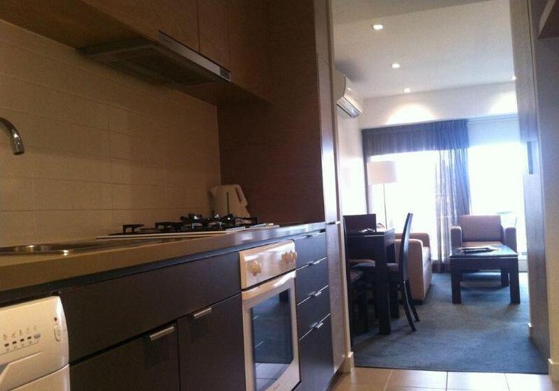 فندق St Kilda Central Apartments