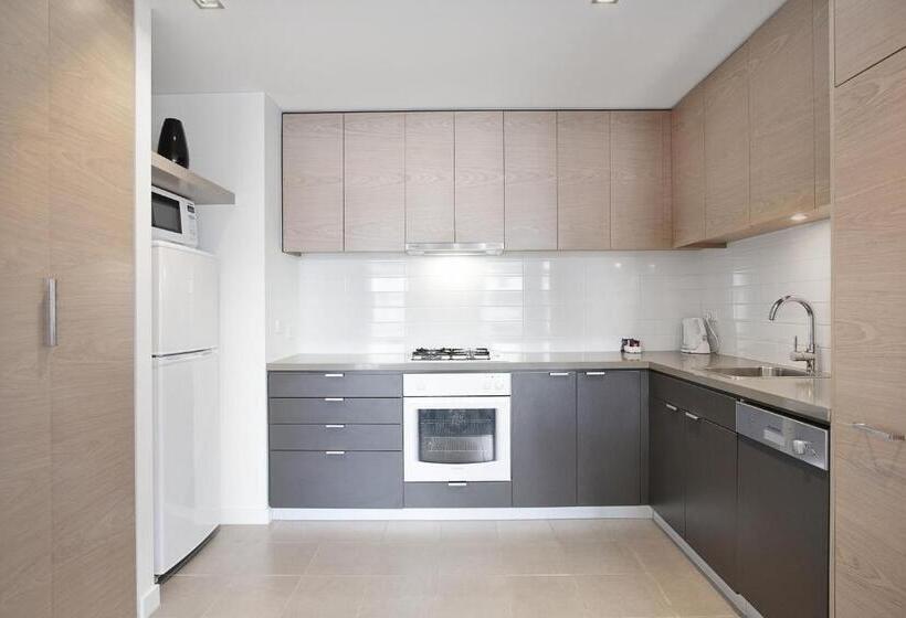 فندق St Kilda Central Apartments