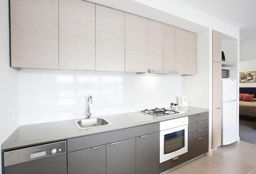 فندق St Kilda Central Apartments