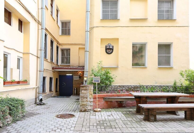 فندق Austrian Yard At Furshtatskaya 45