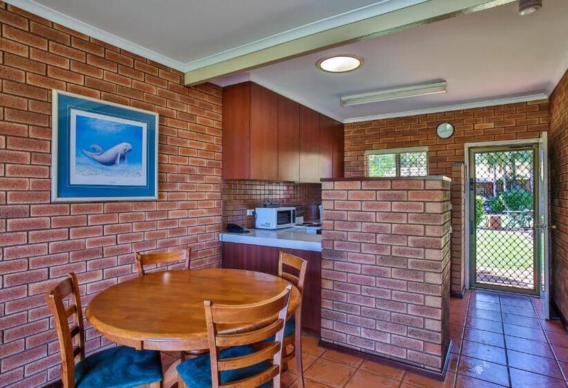 هتل Bayside Holiday Apartments