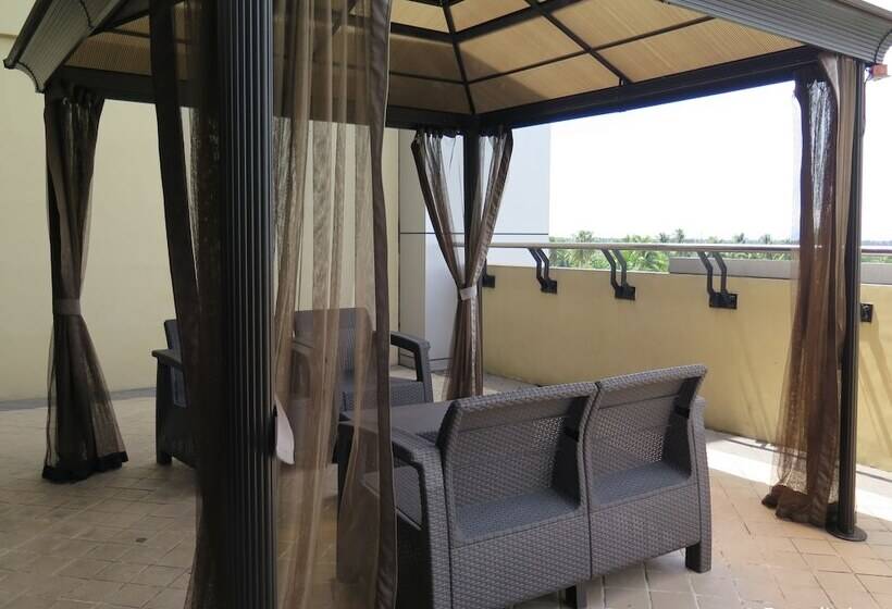 هتل Big 8 Corporate