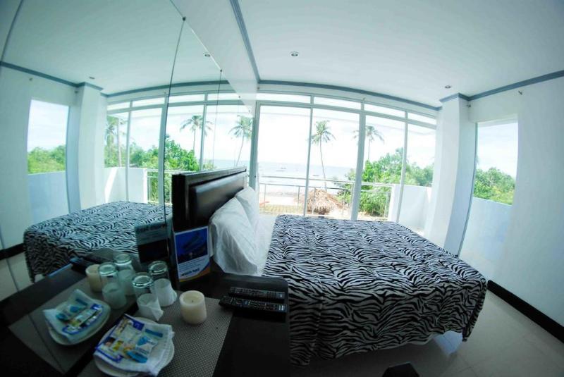 هتل Bohol South Beach