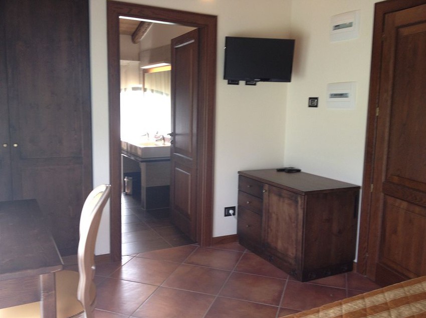 فندق Cascina Canova