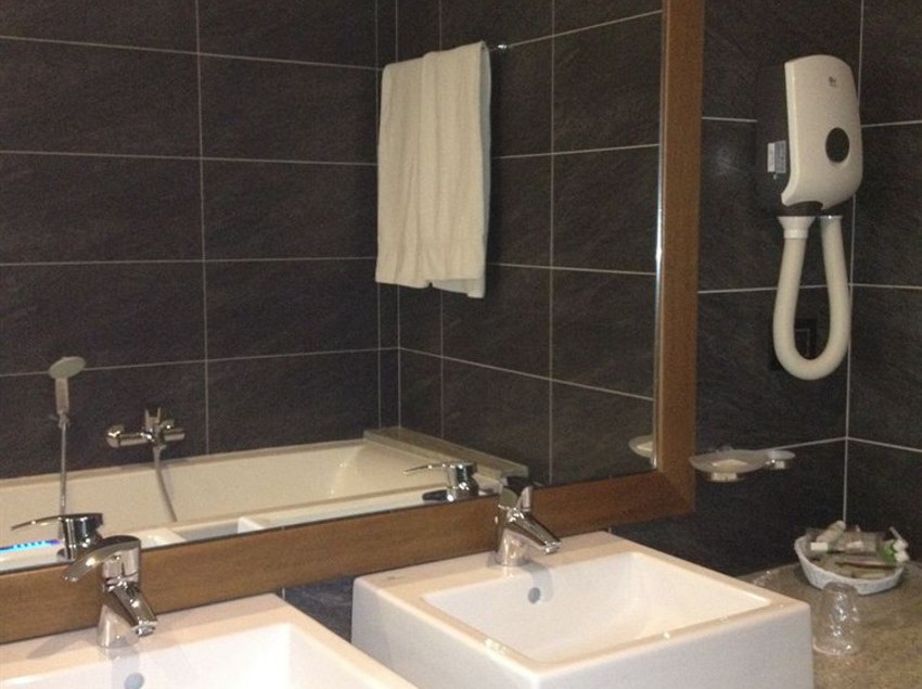 فندق Cascina Canova