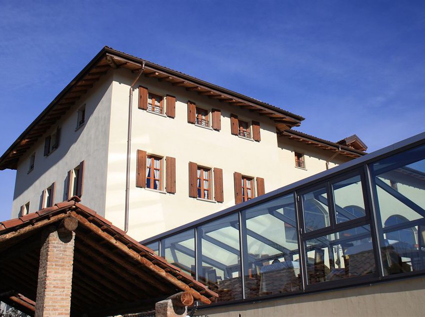 فندق Cascina Canova