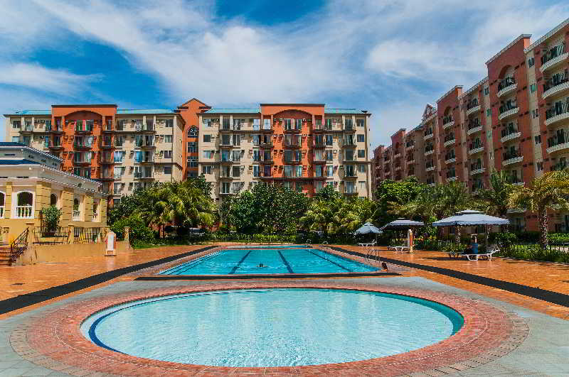 Отель Chateau Elysee Apartment  Seine Cluster