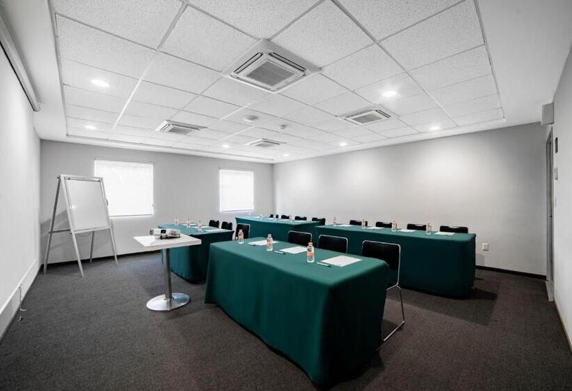 酒店 City Express Junior By Marriott Ciudad Del Carmen Aeropuerto