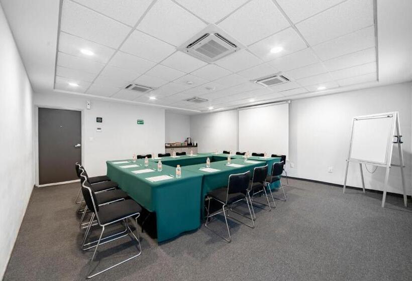 酒店 City Express Junior By Marriott Ciudad Del Carmen Aeropuerto