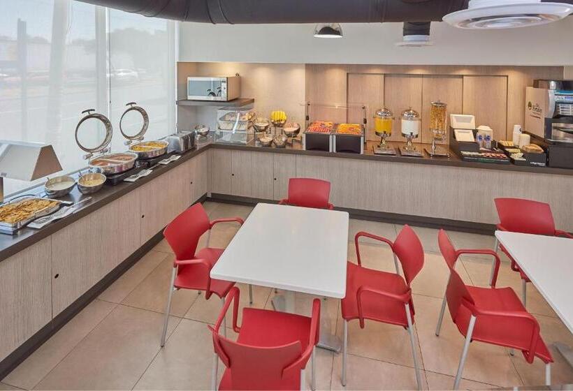 酒店 City Express Junior By Marriott Ciudad Del Carmen Aeropuerto