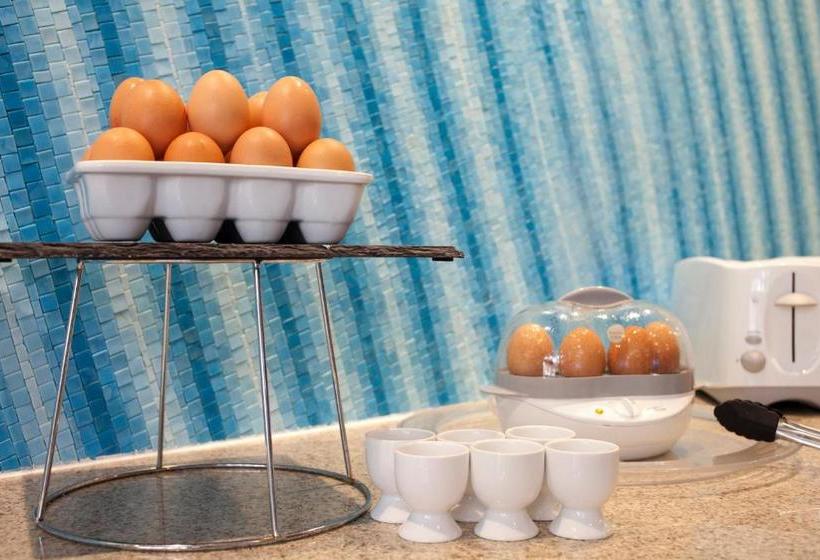 هتل Cremorne Point Manor