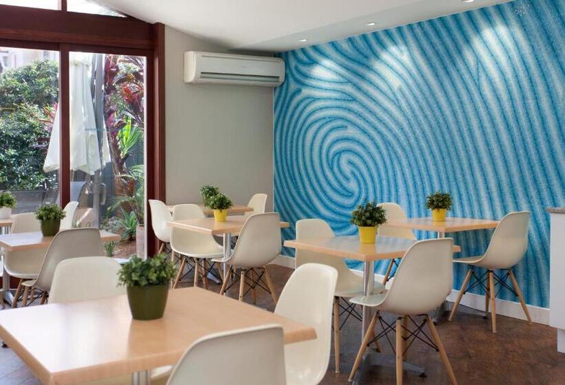 هتل Cremorne Point Manor