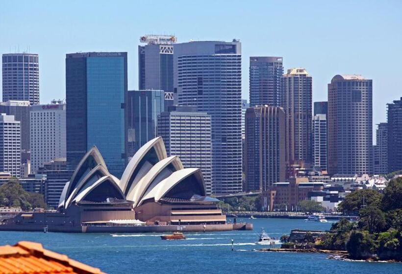 هتل Cremorne Point Manor