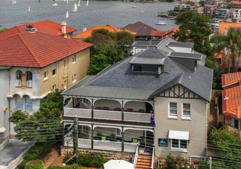 هتل Cremorne Point Manor