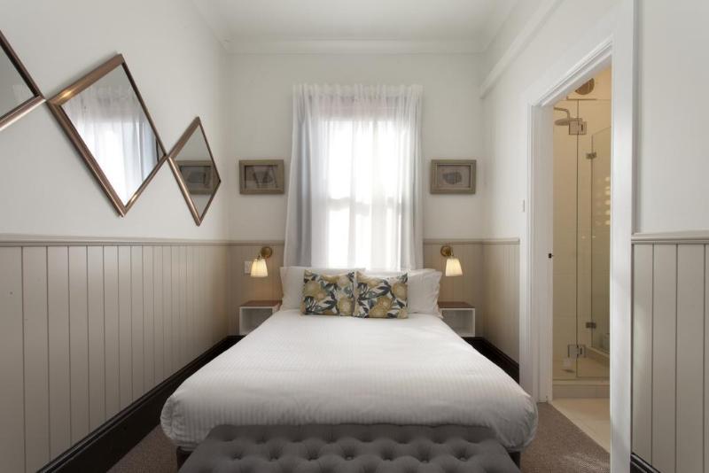 هتل Cremorne Point Manor