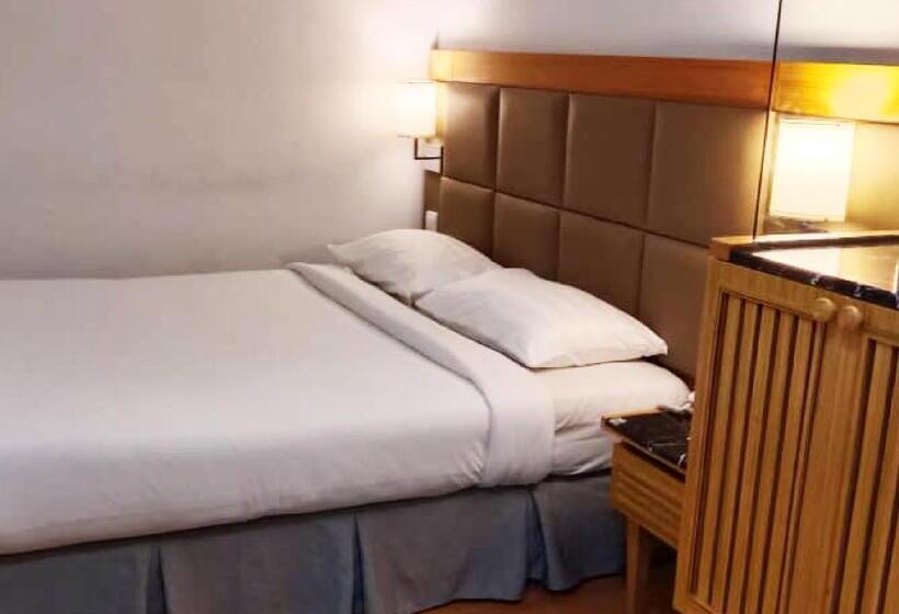 فندق Crown Garden