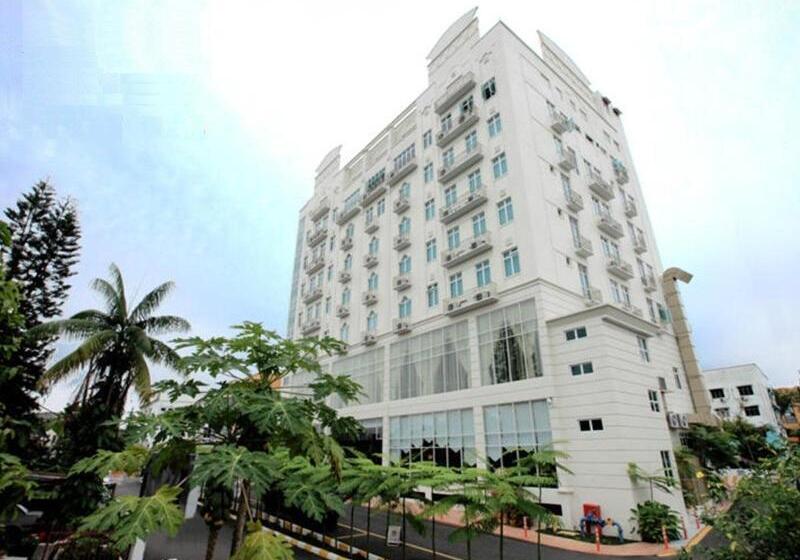 فندق Crown Garden