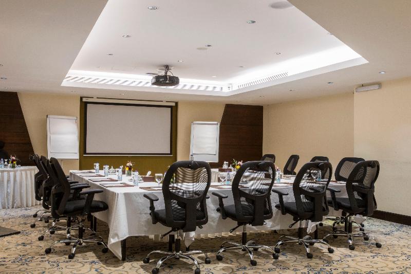 هتل Crowne Plaza Riyadh Al Waha, An Ihg