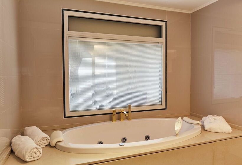 Doubletree By Hilton Hotel Izmir   Alsancak