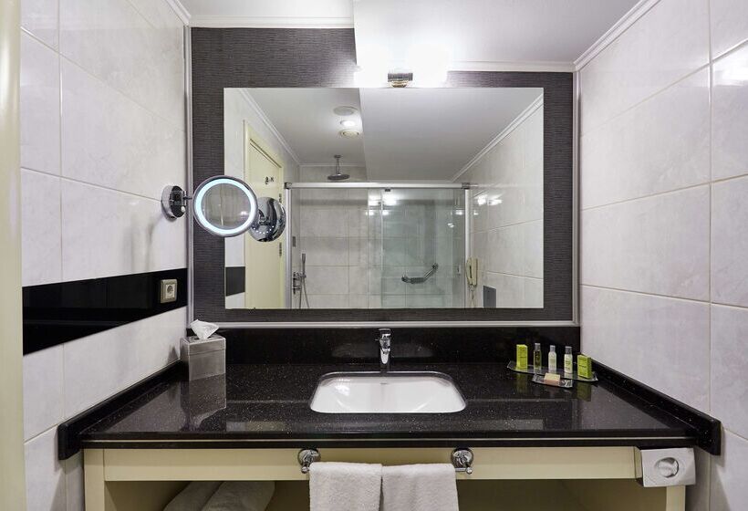 Doubletree By Hilton Hotel Izmir   Alsancak