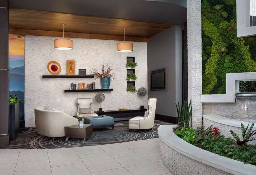 هتل Embassy Suites By Hilton Knoxville West