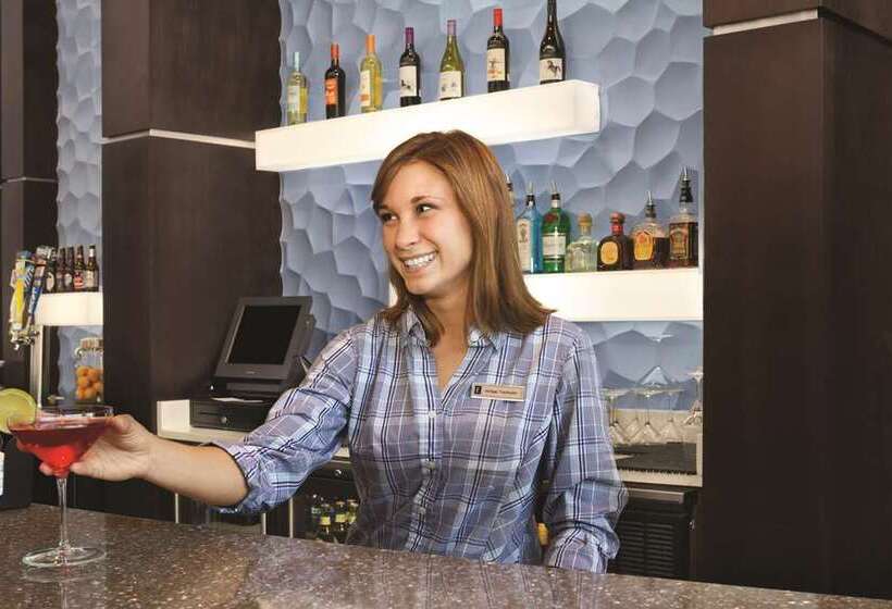 هتل Embassy Suites By Hilton Knoxville West