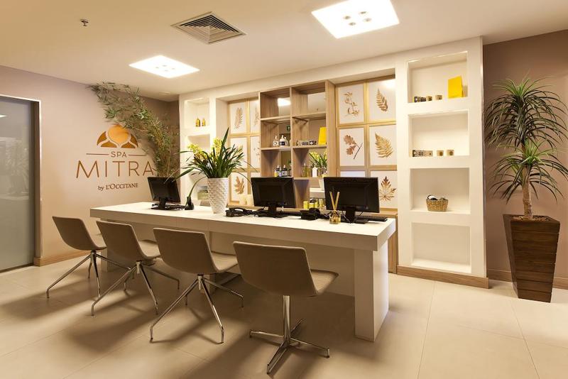 ホテル Esuites Savassi Toscanini