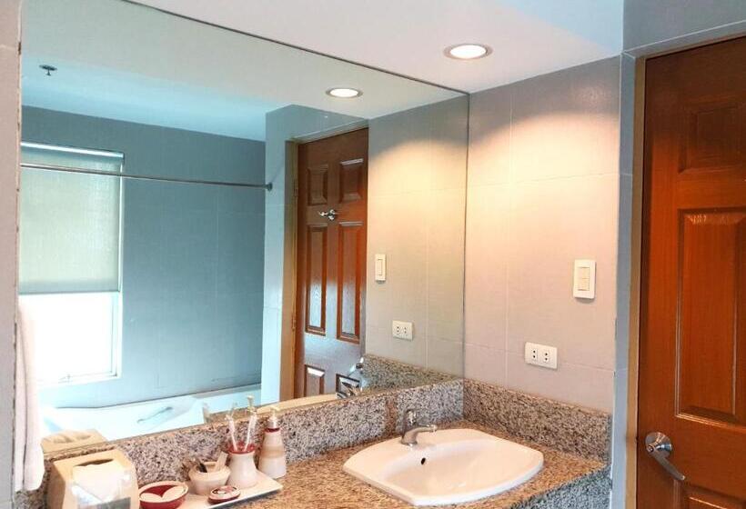 Festive Hotel Makati