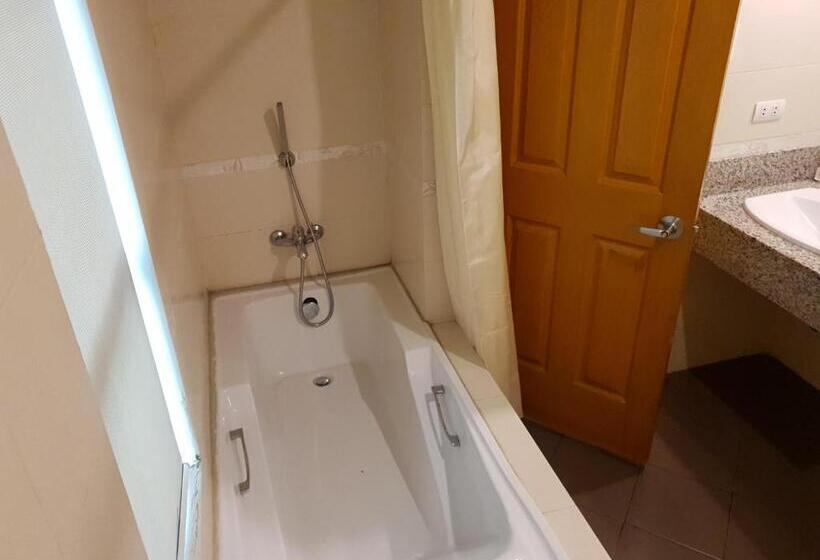 Festive Hotel Makati