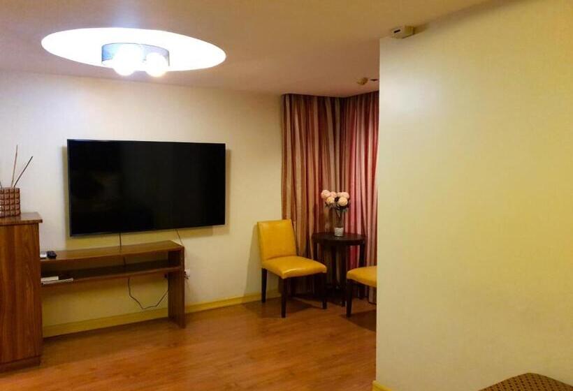 Festive Hotel Makati