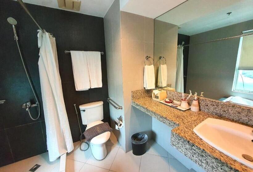 Festive Hotel Makati