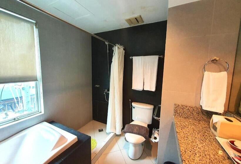 Festive Hotel Makati