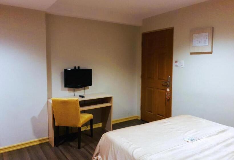 Festive Hotel Makati