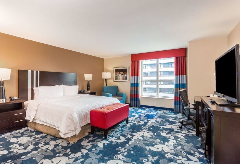 هتل Hampton Inn & Suites Madison / Downtown