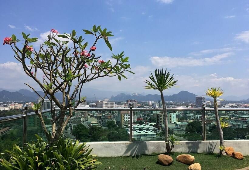 Kinta Riverfront Hotel & Suites