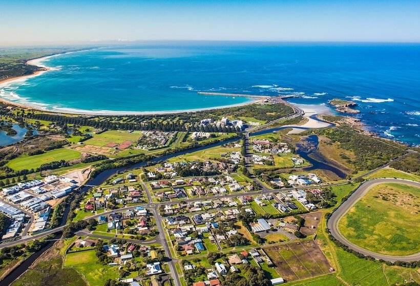 בית מלון כפרי Lady Bay Resort