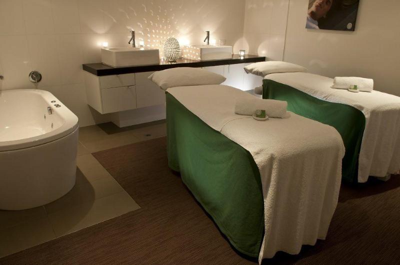 בית מלון כפרי Lady Bay Resort