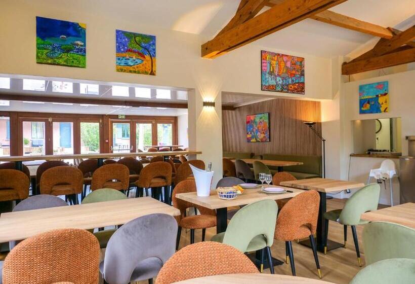 Отель Maison Familiale Lou Riou