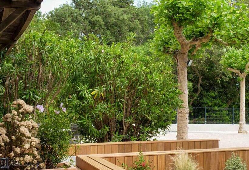 Отель Maison Familiale Lou Riou