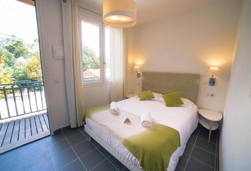 Отель Maison Familiale Lou Riou