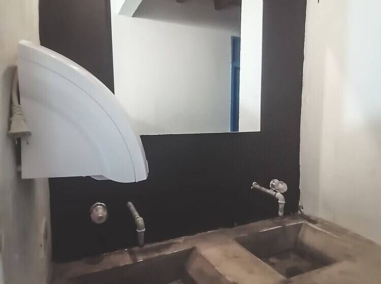 酒店 Media Luna Hostel