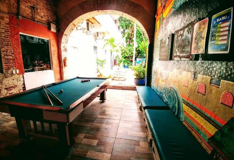 酒店 Media Luna Hostel