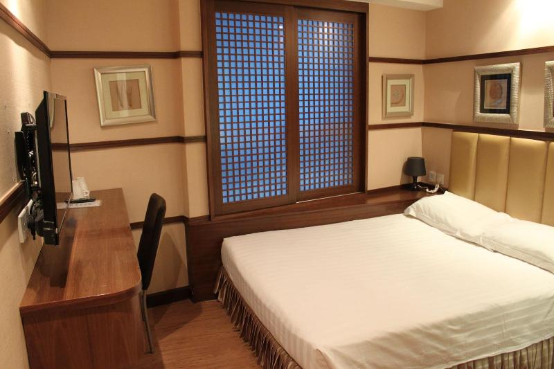 هتل Mingle At The Eden