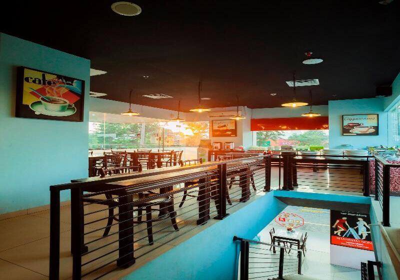 ホテル Red Planet Surabaya