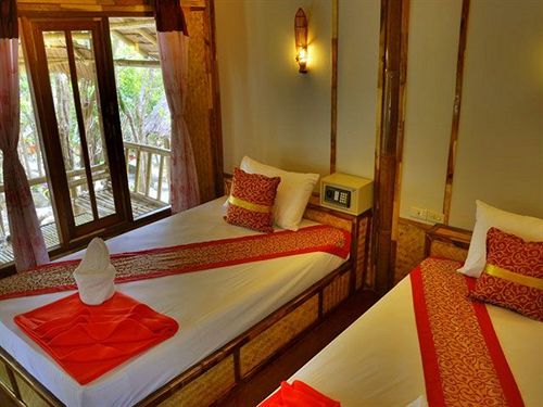 酒店 Phuphaya Seaview Resort  Adults Only