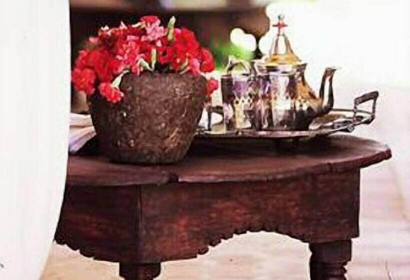 호텔 Riad Ksarjenna